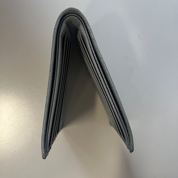 Prada Wallet - Picture 5 of 9